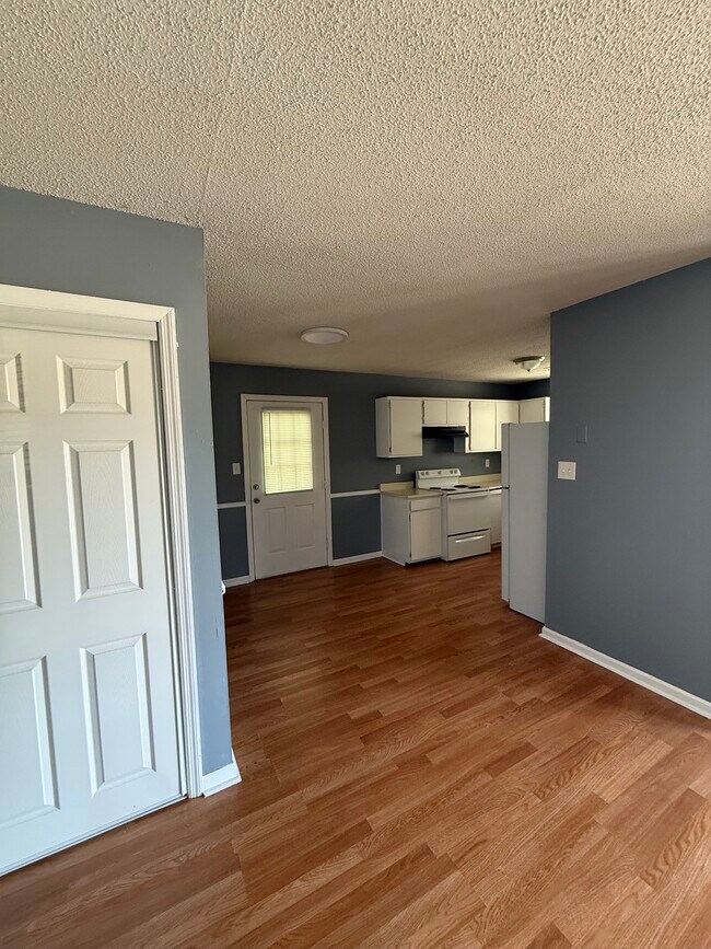 Building Photo - Platinum House LLC