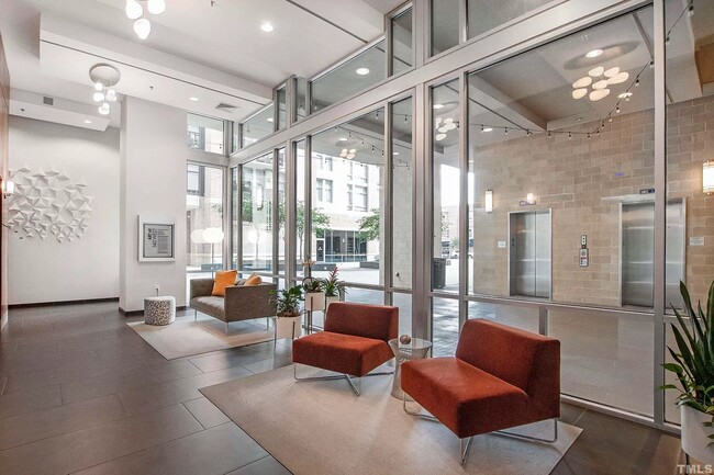 Lobby - 140 W Franklin St