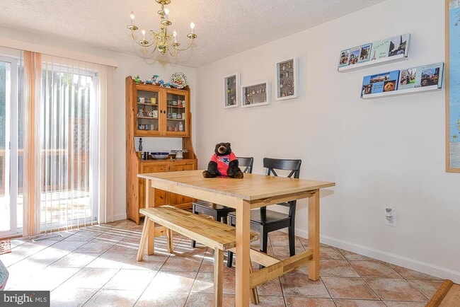 Building Photo - 8291 Raindrop Way