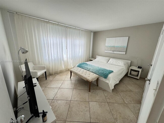 Building Photo - 9195 Collins Ave