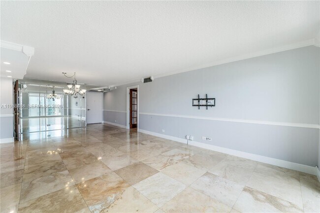 Building Photo - 6039 Collins Ave