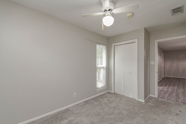 Building Photo - 12610 Ivyforest Dr