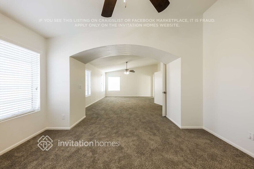 Building Photo - 5584 W Mercer Ln