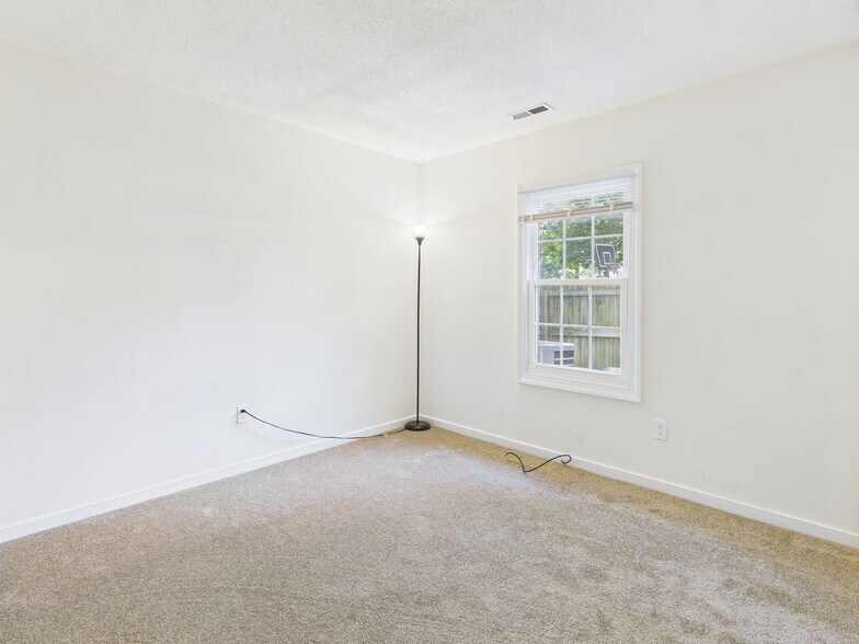 Building Photo - 7115 Senn Way
