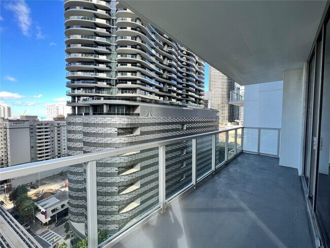 Building Photo - 1050 Brickell Ave