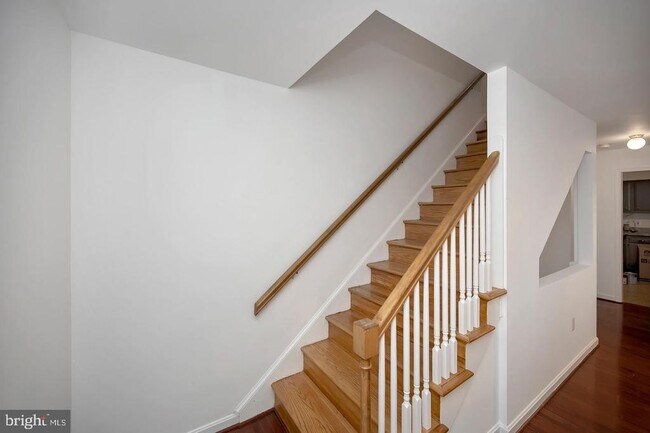 Building Photo - 130 Falmouth Dr