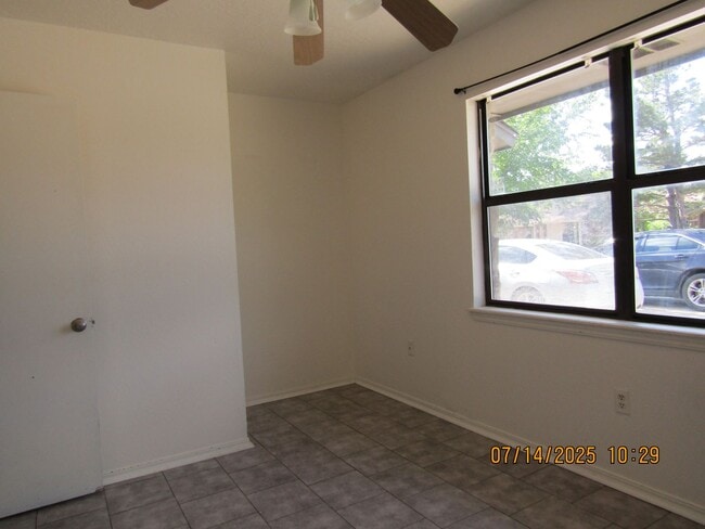 Building Photo - Turtle Creek Townhouse! MacArthur School D...