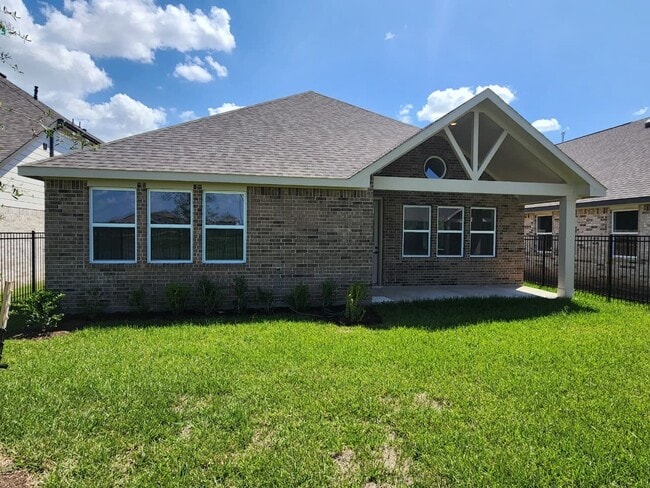 Building Photo - 21226 Blue Blf Dr