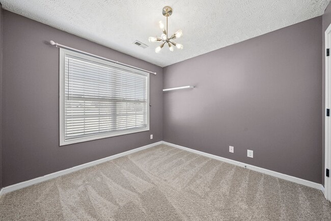 Building Photo - Pet Friendly Five Bedroom with Basement!