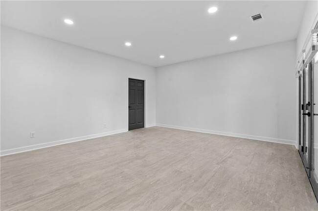 Building Photo - 350 Kelson Dr NW