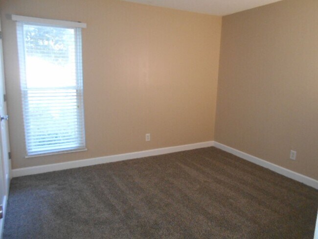 Building Photo - 2 bedroom, 1 bath condo in downtown Conway