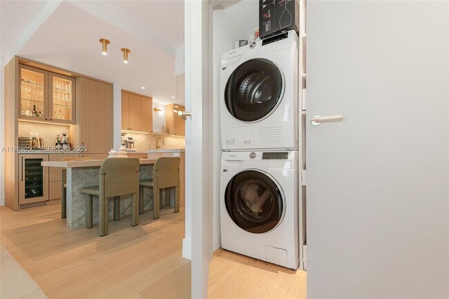 Building Photo - 2301 Collins Ave