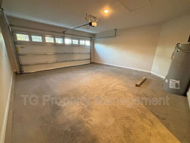 Building Photo - 2235 Orchard St