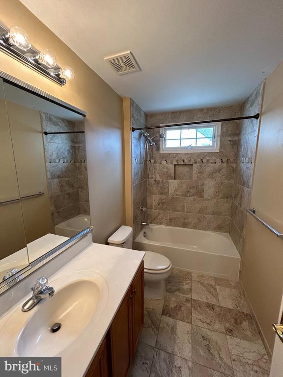 Building Photo - 42650 Nations St