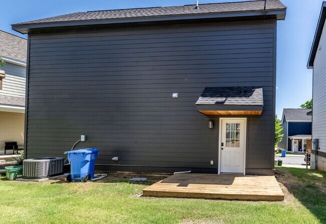 Building Photo - 3080 W Salida Ln