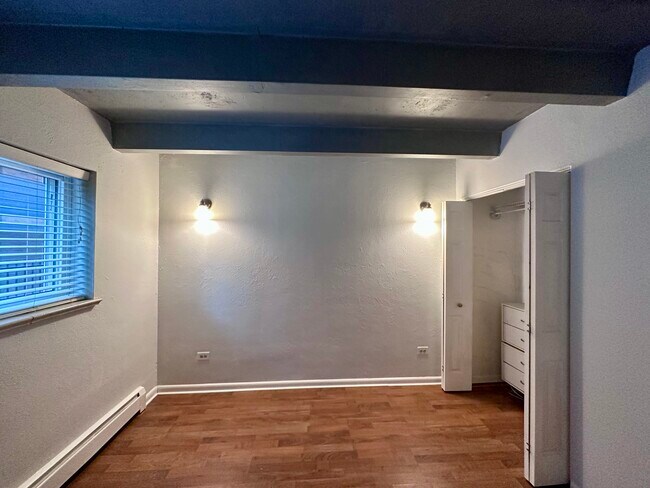 Building Photo - 836 Dexter St