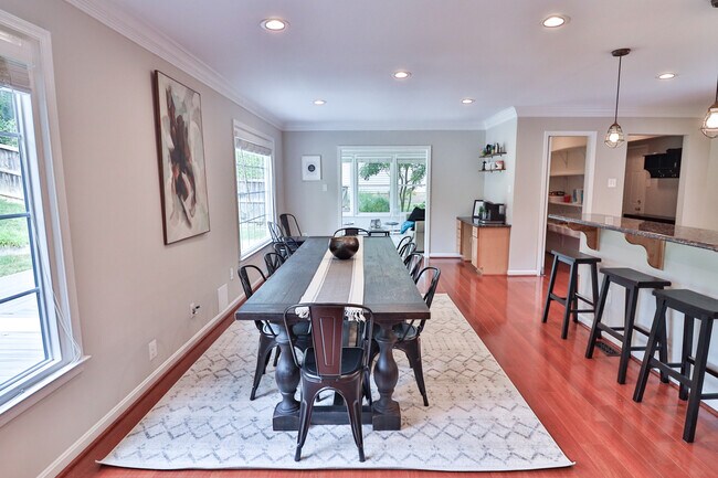 Building Photo - 9633 Cinnamon Creek Dr