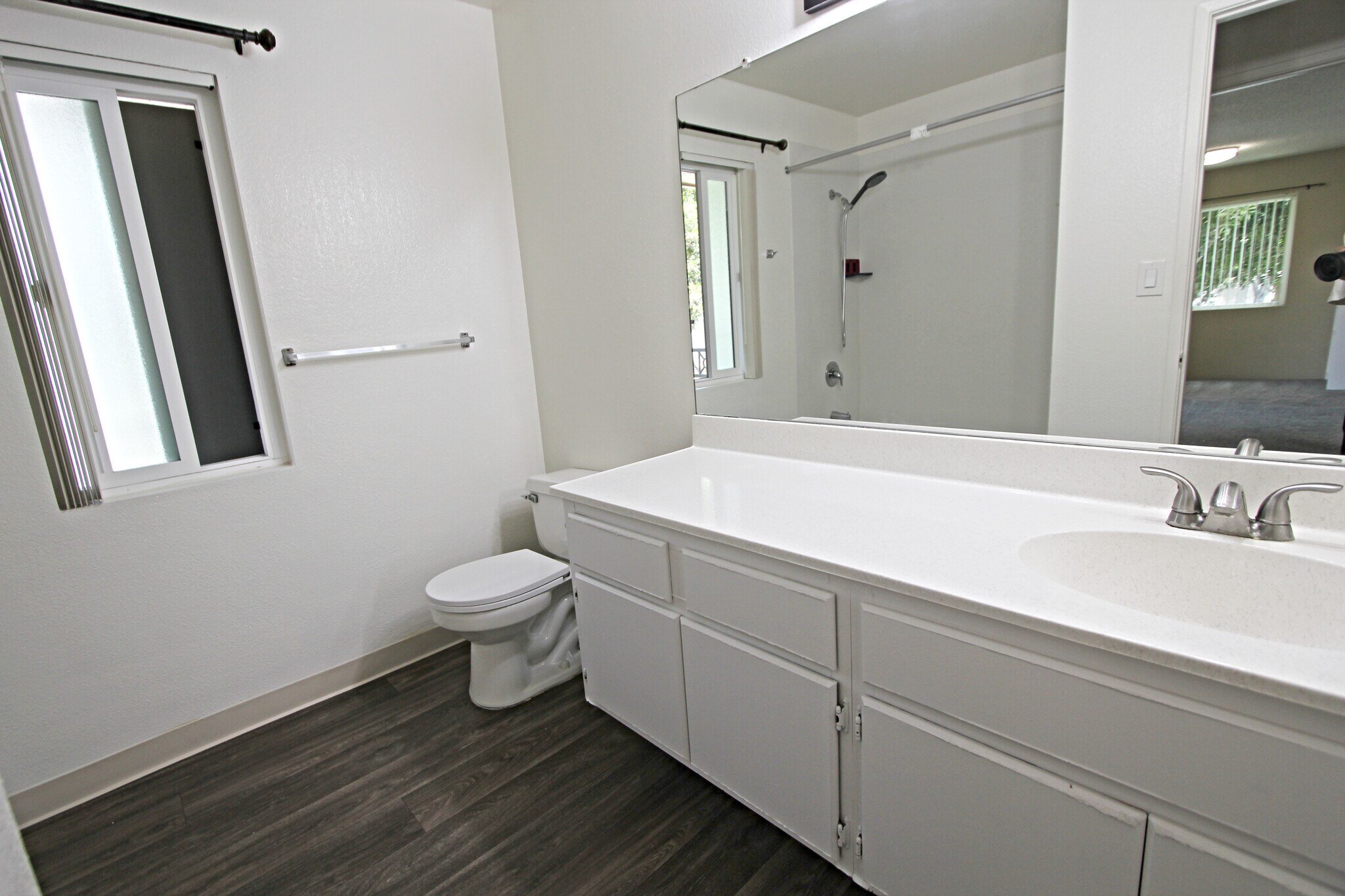 Building Photo - 7575 Charmant Dr
