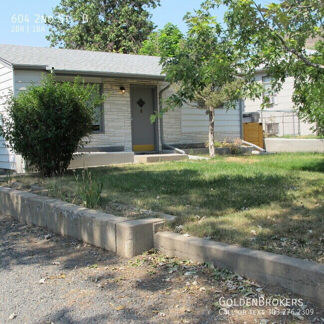 Building Photo - 604 2nd St