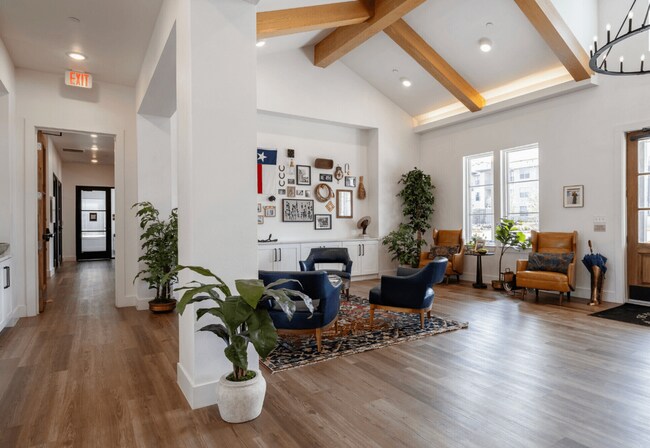 Building Photo - 1501 W Howard Ln