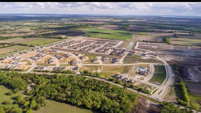 Building Photo - 600 Clover Crk Dr