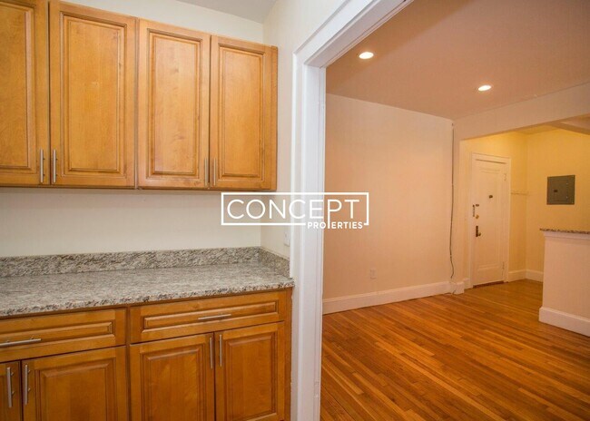 Building Photo - 136A Highland Ave. Unit 28B