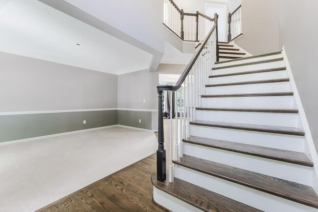 Building Photo - 20152 Boxwood Pl