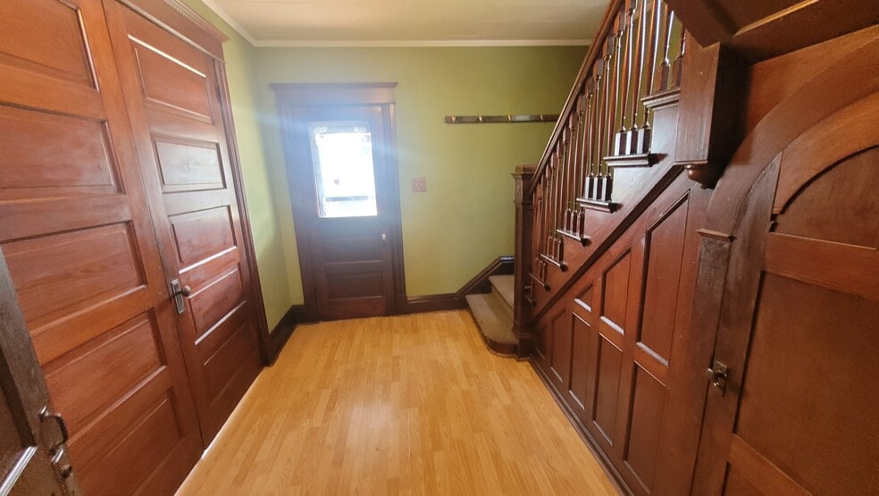 Building Photo - 1822 Charles St