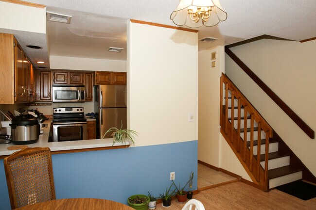 Building Photo - 23 Compton St