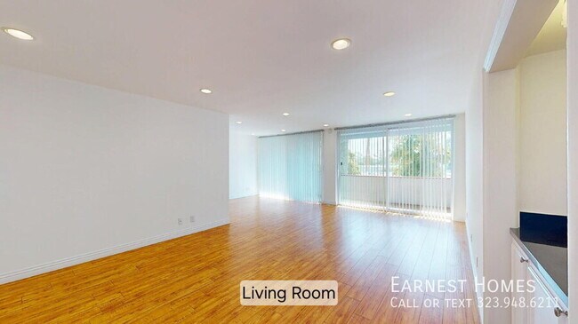 Building Photo - 4915 Tyrone Ave