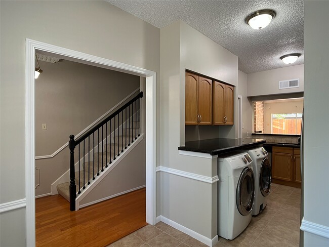 Building Photo - 3737 Wakeforest St