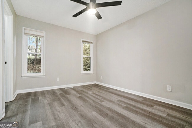 Building Photo - 5045 Laurel Springs Way SE