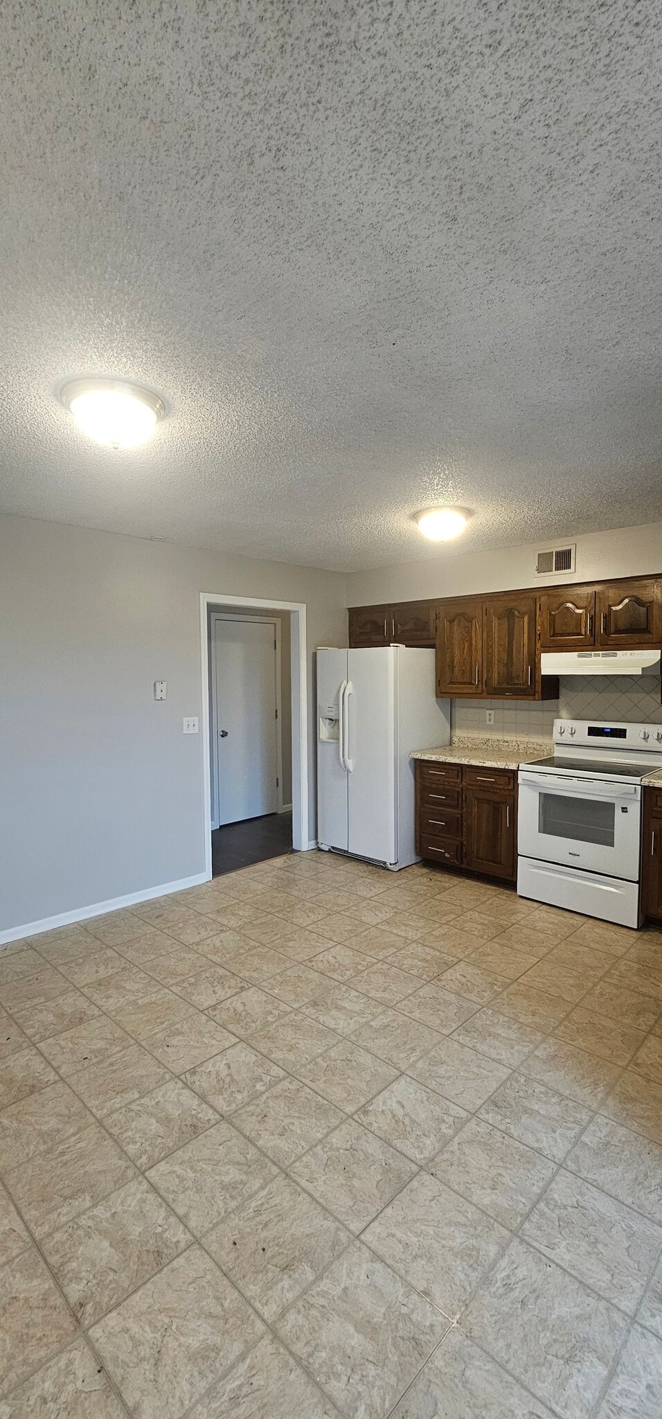 Building Photo - 11418 E 71st St