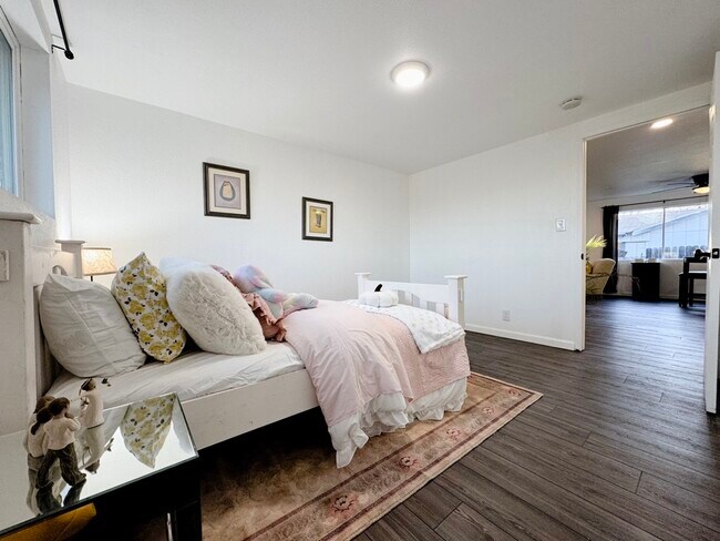 Building Photo - 16060 39th Ave