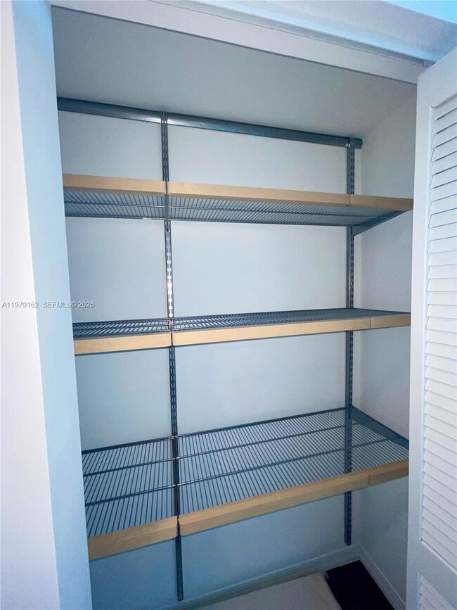 Building Photo - 951 Brickell Ave