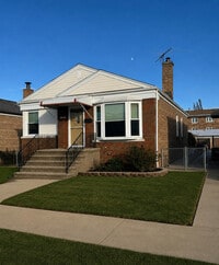 Building Photo - 5623 S Nagle Ave