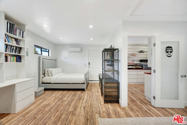 Building Photo - 6324 Geyser Ave