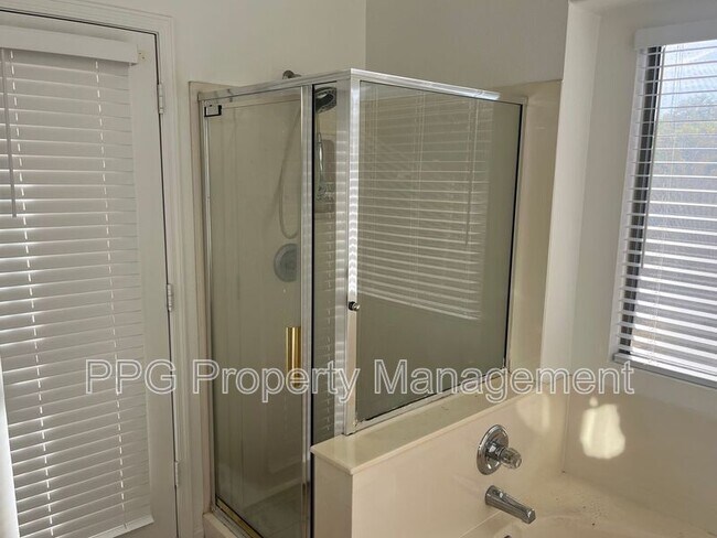 Building Photo - 6455 W Escuda Rd