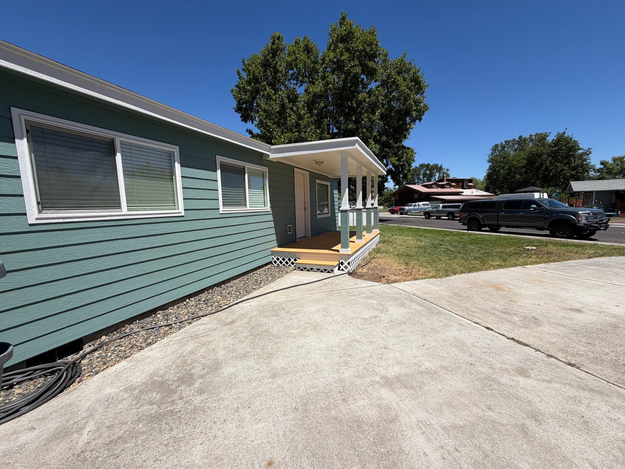 Building Photo - 809 Stanton Ave