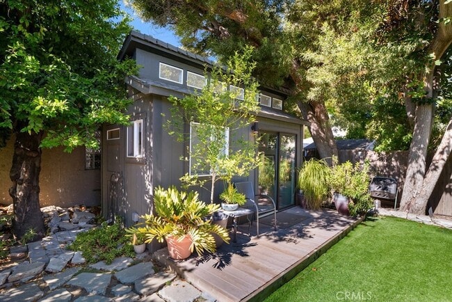 Building Photo - 22041 San Miguel St