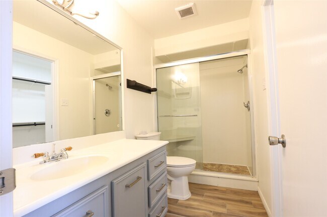 Building Photo - 15911 Haven Hills Dr