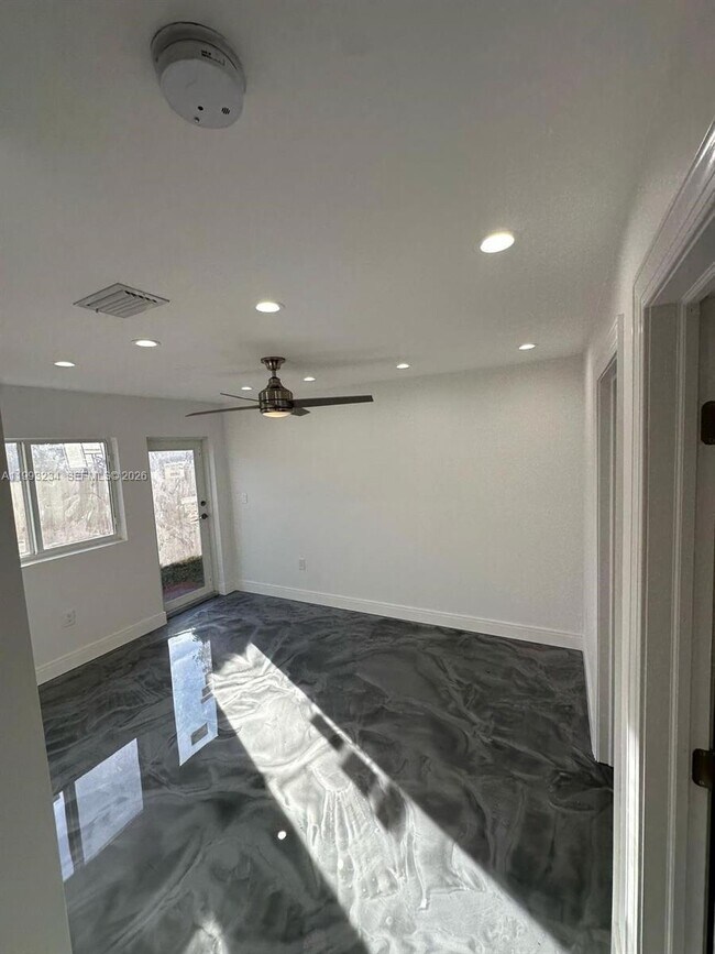 Building Photo - 2110 NW 91st Terrace