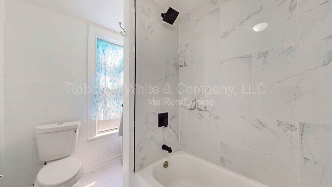 Building Photo - 31 William St