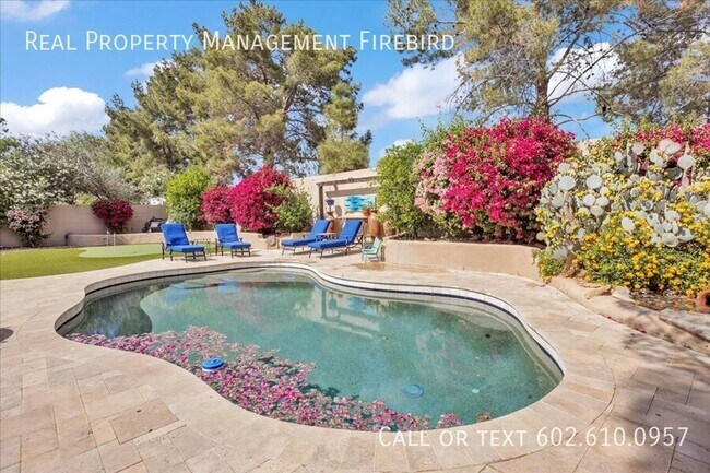 Building Photo - 4921 S Vista Pl