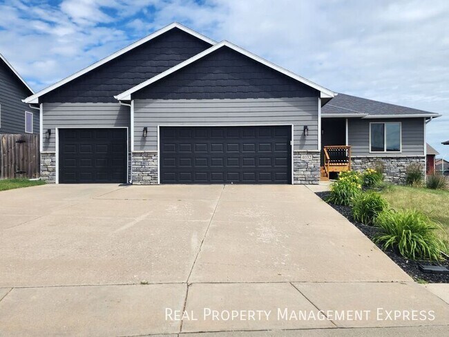 Building Photo - 4032 Homerun Ave