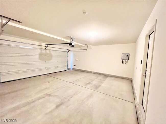 Building Photo - 9128 Rocky Raccoon St
