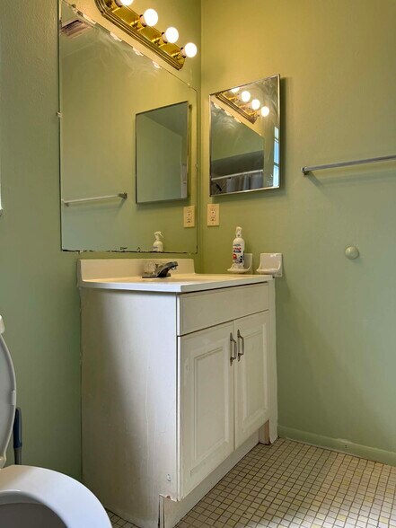 Building Photo - 600 6th Ave SE