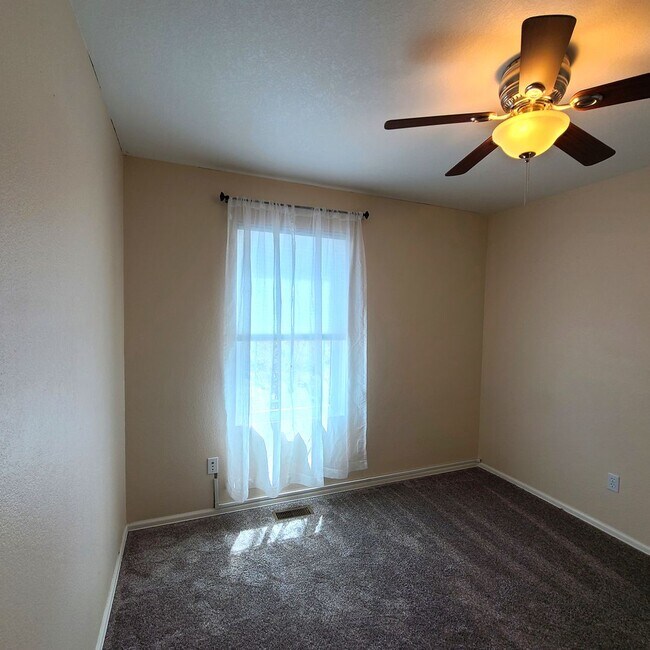 Building Photo - 6316 Riverdale Dr