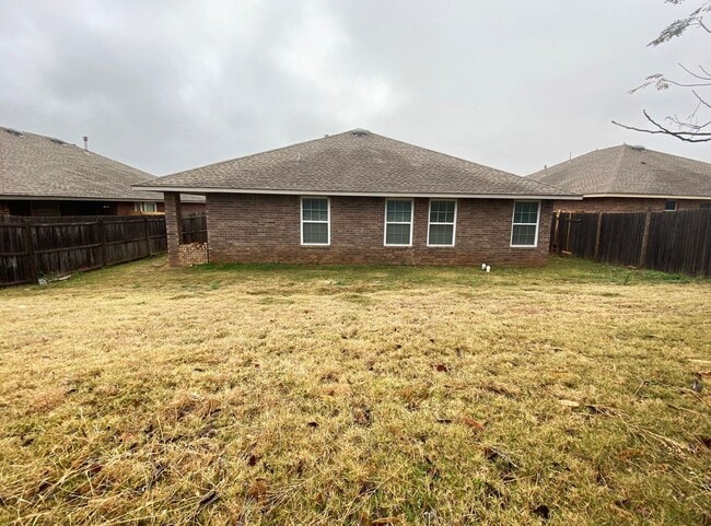 Building Photo - First Month Free! Great Location!
