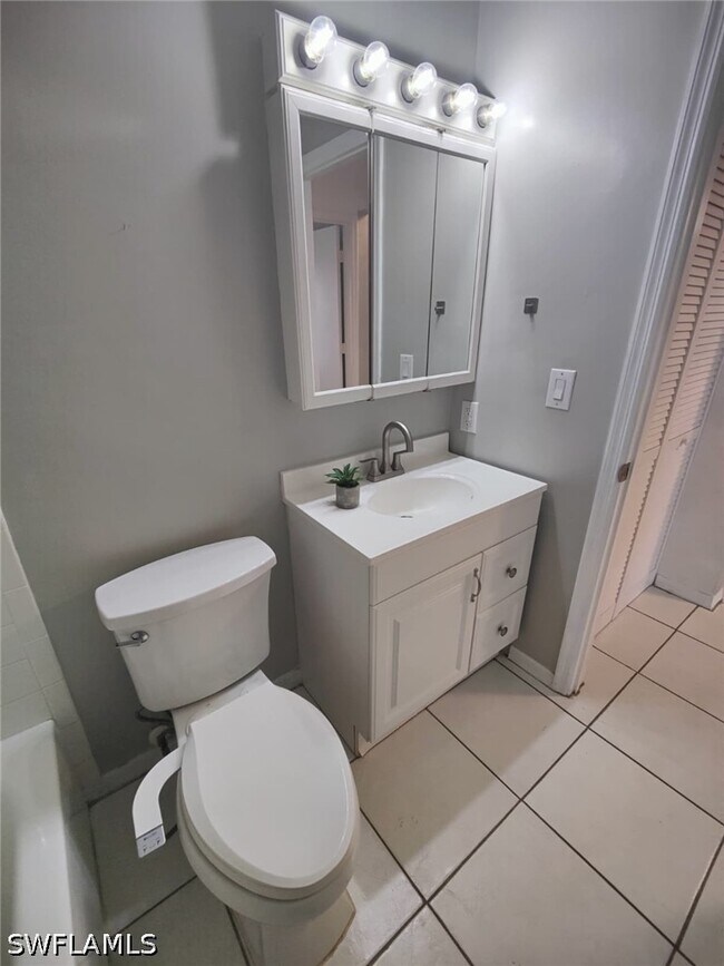 Building Photo - 2668 Kings Lake Blvd